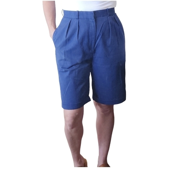 Vintage pleated navy Knee Length shorts by Gloria Vanderbilt - Picture 1 of 3